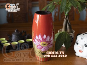 Lọ hoa sơn mài dáng bom vẽ hoa sen nền đỏ, cao 30cm