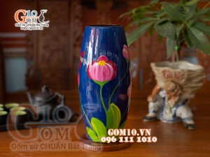 Lọ hoa sơn mài dáng bom, xanh coban vẽ hoa tuylip cao 30cm