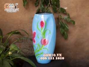 Lọ hoa sơn mài dáng bom xoắn nền xanh vẽ hoa tulip, cao 30cm