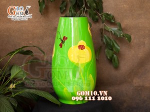 Lọ hoa sơn mài dáng chân thấp nền xanh vẽ hoa vàng, cao 29cm