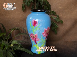 Lọ hoa sơn mài dáng chân thon cao nền xanh vẽ hoa Tulip, cao 36cm