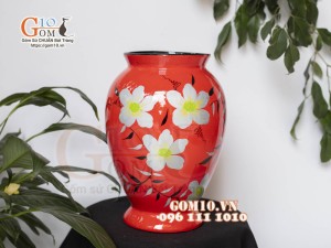 Lọ hoa sơn mài dáng chân thon nền đỏ vẽ hoa, cao 32cm