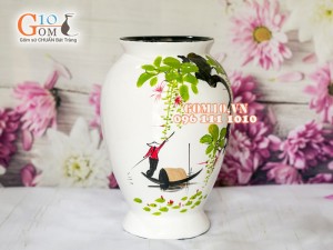 Lọ hoa sơn mài dáng chân thon vẽ người lái đò 27cm