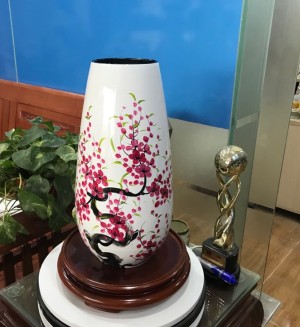 Lọ hoa sơn mài dáng cúp vẽ hoa Đào đỏ cao 38cm
