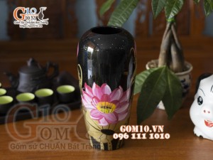Lọ hoa sơn mài dáng đùi dế vẽ hoa Sen nền đen, cao 28cm
