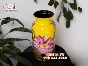 Lọ hoa sơn mài dáng phích nền vàng vẽ hoa sen, cao 28cm