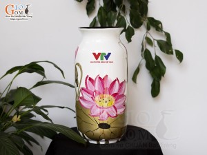 Lọ hoa sơn mài dáng phích vẽ hoa Sen, cao 31cm