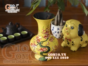 Lọ hoa sơn mài dáng tỏi cao nền vàng họa tiết hoa đào, cao 29cm