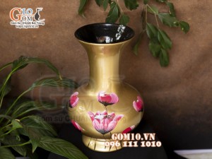 Lọ hoa sơn mài dáng tỏi cao nền vàng vẽ hoa Tulip, cao 28cm