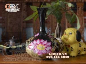 Lọ hoa sơn mài dáng tỏi dẹt  họa tiết hoa Sen, nền đen cao 44cm