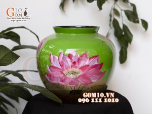 Lọ hoa sơn mài dáng vò miệng rộng nền xanh vẽ hoa Sen, cao 23cm