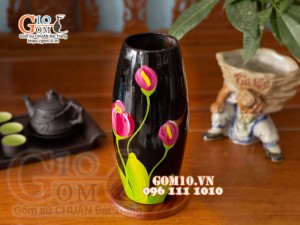 Lọ hoa sơn mài đen dáng bom vẽ hoa tuylip hồng cao 30cm