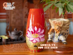 Lọ hoa sơn mài đỏ dáng cúp vẽ hoa sen cao 28cm