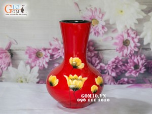 Lọ hoa sơn mài đỏ dáng tỏi thấp vẽ hoa vàng 25cm