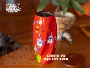 Lọ hoa sơn mài đỏ dáng xoắn bom vẽ hoa lan tím cao 30cm
