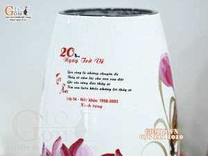 Lọ hoa sơn mài trắng dáng bom họa tiết hoa Sen, in logo quà tặng