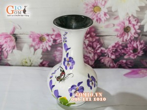 Lọ hoa sơn mài trắng dáng tỏi cao vẽ hoa bướm 28cm