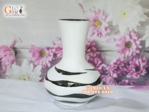 Lọ hoa sơn mài trắng dáng tỏi thấp vẽ sóng 25cm