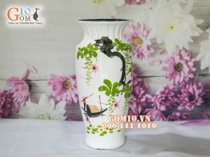 Lọ hoa sơn mài trắng dáng viền cổ vẽ người lái đò 32cm