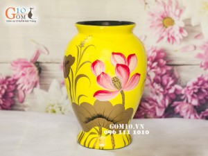 Lọ hoa sơn mài vàng dáng chân thon vẽ hoa sen 27cm
