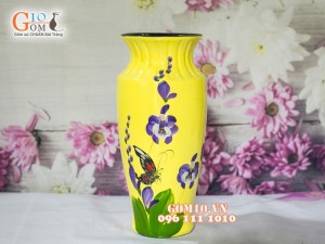 Lọ hoa sơn mài vàng dáng viền cổ vẽ bướm hoa 32cm