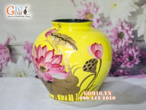Lọ hoa sơn mài vàng dáng vò miệng rộng vẽ hoa sen 25cm