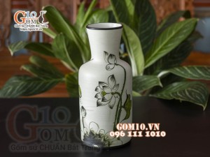 Lọ hoa trắng dáng chai vẽ sen cao 27cm