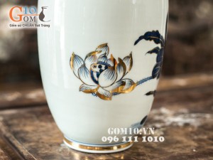 Lọ hoa vuốt tay vẽ sen vàng kim 33cm