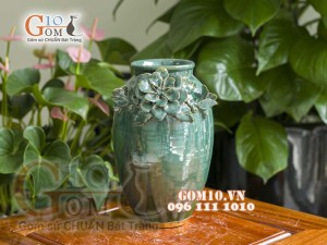Lọ hoa xanh ngọc dáng thon men hỏa biến đắp nổi cánh hoa, cao 26cm