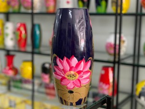 Lọ sơn mài dáng bom hoạ tiết hoa sen nền xanh coban 30cm