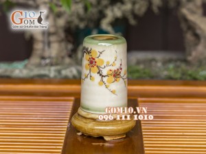 Lọ tăm men vuốt vẽ mai vàng