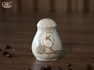 Lọ tiêu men kem tấm vẽ Bạch Liên