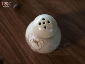 Lọ tiêu men kem tấm vẽ Bạch Liên