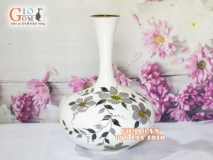 Lọa hoa sơn mài trắng dáng tỏi dẹt vẽ lá rủ 44cm