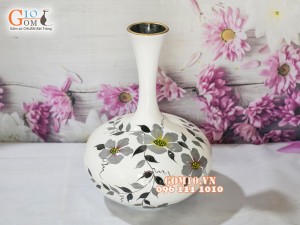 Lọa hoa sơn mài trắng dáng tỏi dẹt vẽ lá rủ 36cm