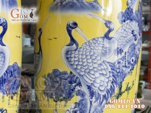 Lộc bình nền vàng vẽ Bách Hạc Quần Tùng cao cấp, 1m55 (cả chân kê)
