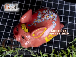 Heo sứ tiết kiệm dáng bay nền đỏ, 26x16 H16cm