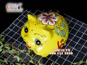 Heo sứ tiết kiệm dáng béo vẽ hoa nền vàng,  23x19 H18cm