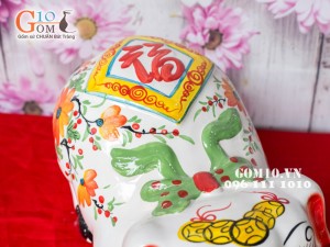 Lợn trắng ngửa mặt gánh chữ