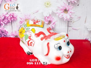 Lợn trắng ngửa mặt vẽ Phát Tài