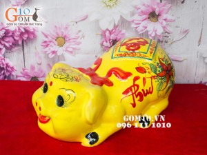 Lợn vàng ngửa mặt vẽ Phúc lộc