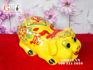 Lợn vàng ngửa mặt vẽ Phúc lộc