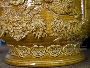 Lư hương men cổ đắp nổi mô phỏng Thời Lê, đường kính 30cm
