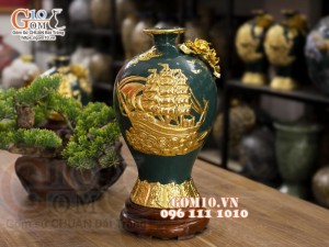 Mai bình  đắp nổi dát vàng Thuận buồm xuôi gió, nền xanh, cao 31cm