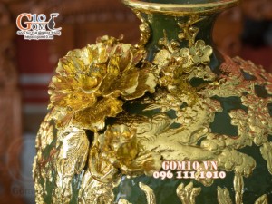 Mai bình Công Đào đắp nổi Dát vàng, nền xanh - cao 55cm