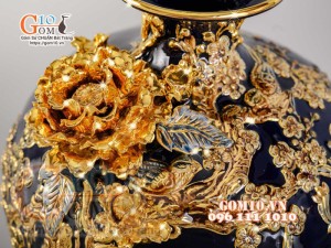 Mai bình Công Đào đắp nổi vẽ vàng 24k, nền xanh coban - cao 55cm