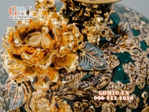 Mai bình Công Đào đắp nổi vẽ vàng 24k, nền xanh lục bảo - cao 55cm