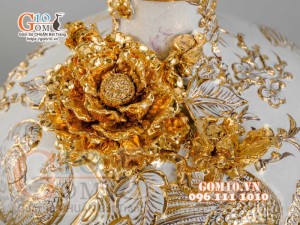 Mai bình Công Đào trắng đắp nổi vẽ vàng 24k, nền trắng - cao 55cm