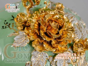 Mai bình Công Đào trắng đắp nổi vẽ vàng 24k, nền xanh ngọc - cao 55cm