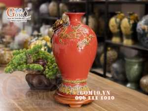 Mai bình đắp nổi Thuận buồm Xuôi gió, nền đỏ, cao 38cm